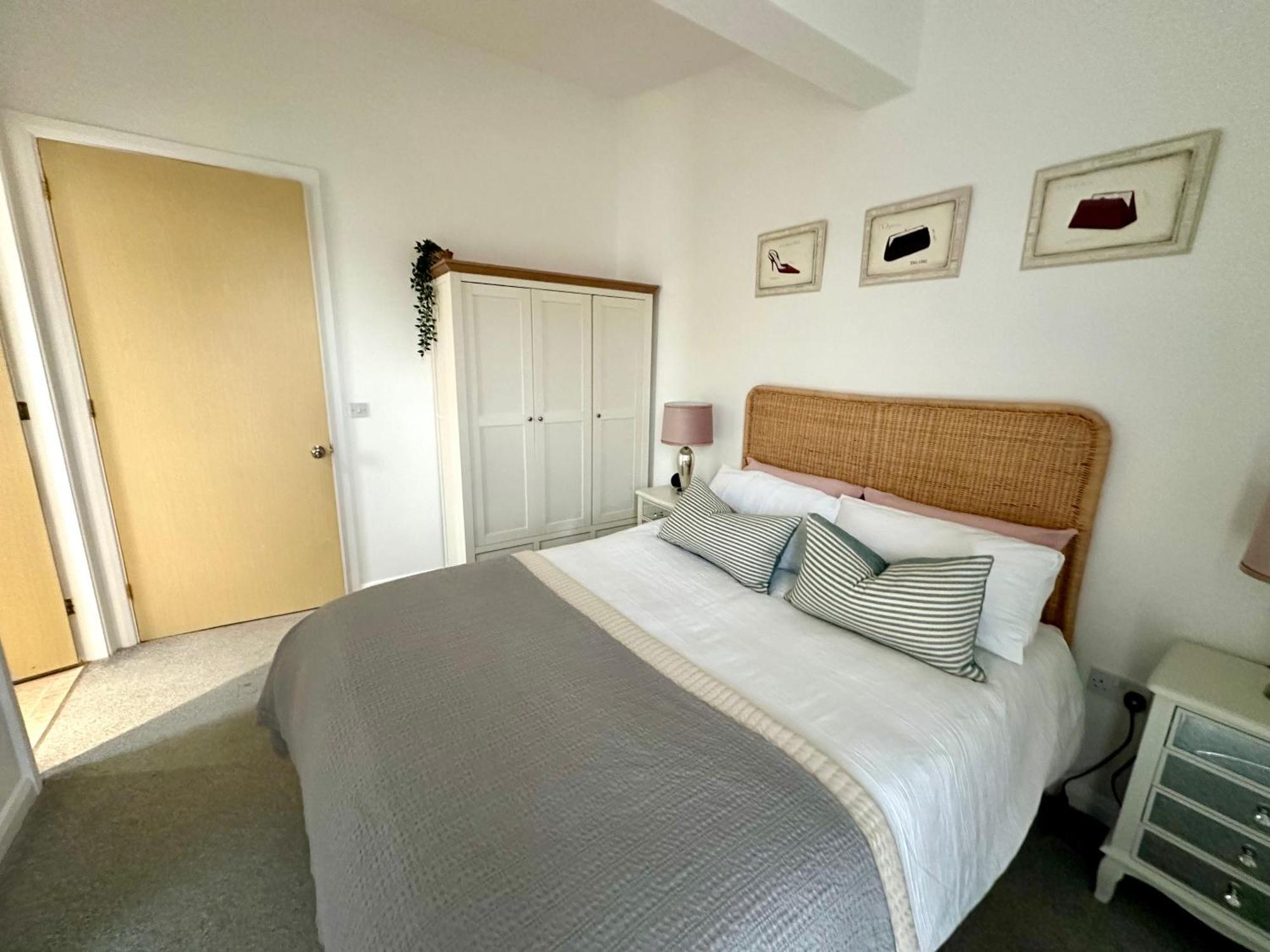 Ao & Etihad Stadium 6 Guest Stay- 3 Bedroom Central House With Parking & Wi Fi Манчестер Экстерьер фото