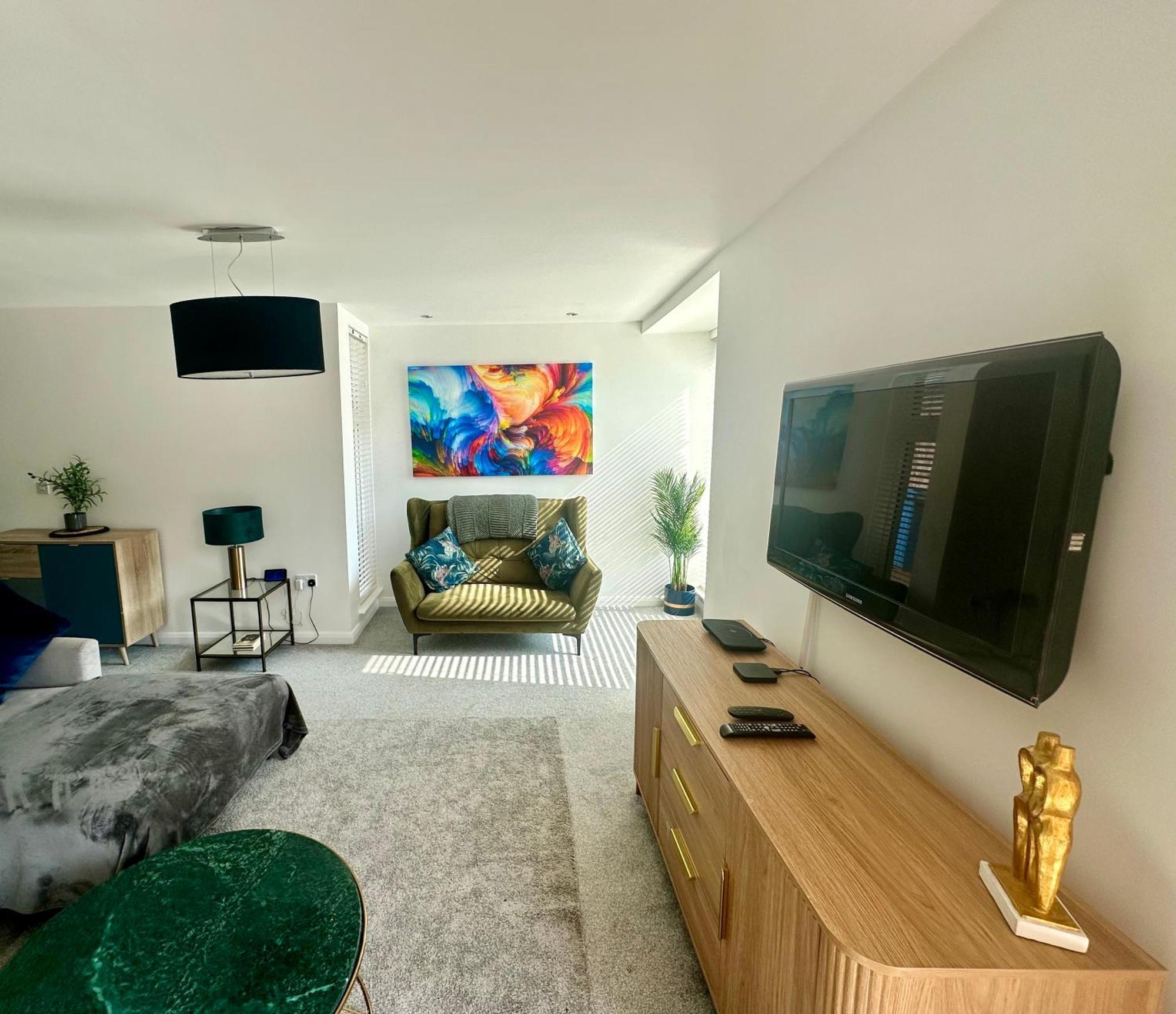 Ao & Etihad Stadium 6 Guest Stay- 3 Bedroom Central House With Parking & Wi Fi Манчестер Экстерьер фото